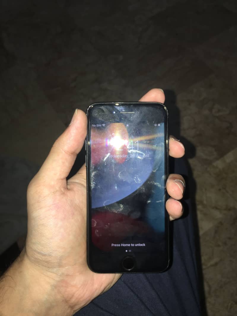 Apple iPhone 7 0