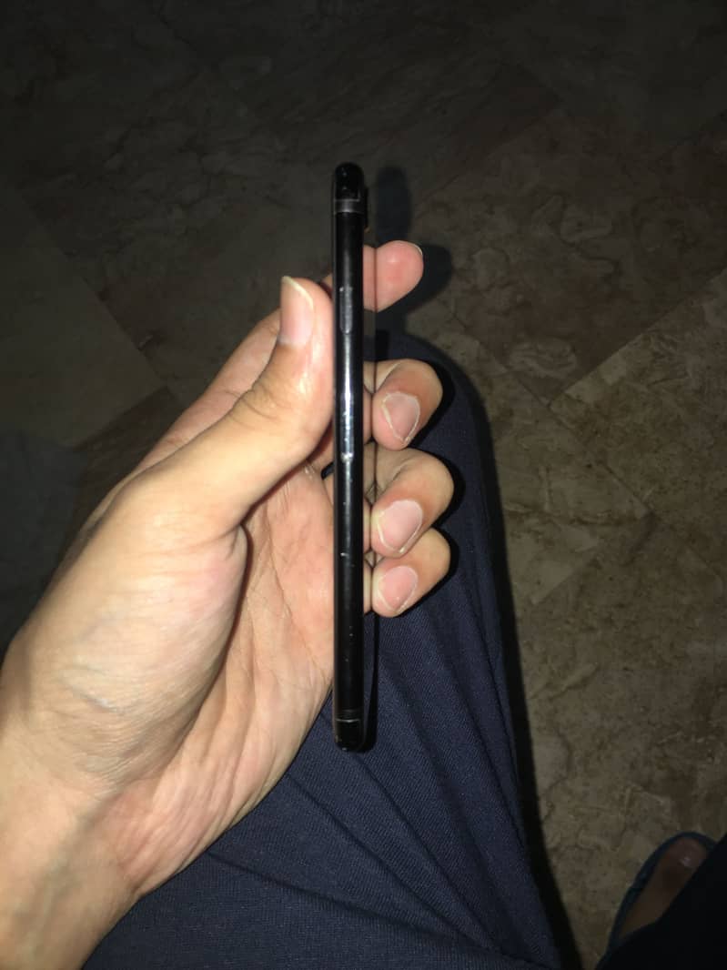 Apple iPhone 7 1