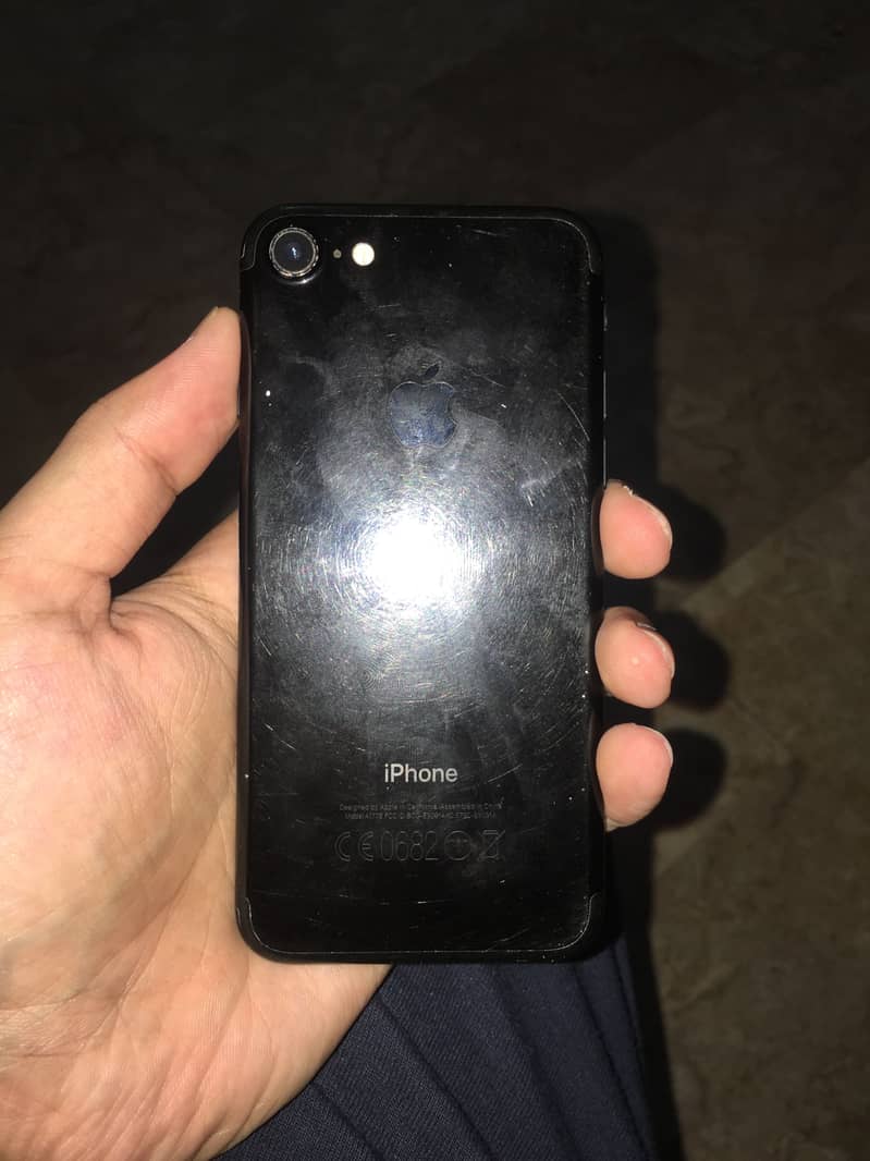 Apple iPhone 7 2