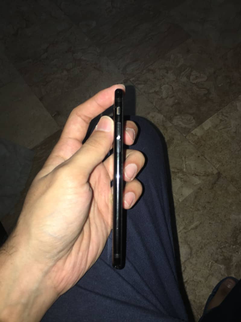 Apple iPhone 7 4