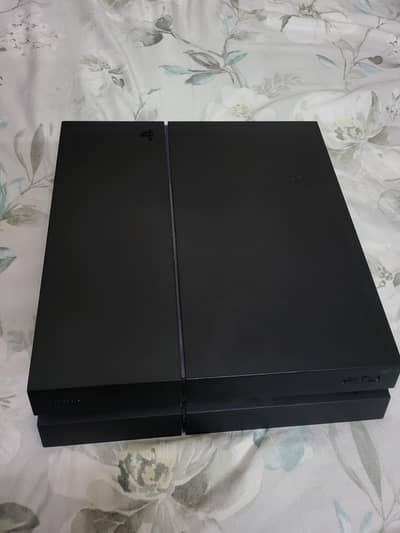 PS4 Slim 1TB | Excellent Condition | 2 Controllers