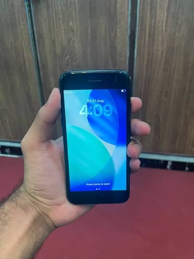 Apple iPhone SE