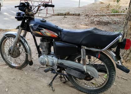 unique Cg 125cc model 2015 unique black colour