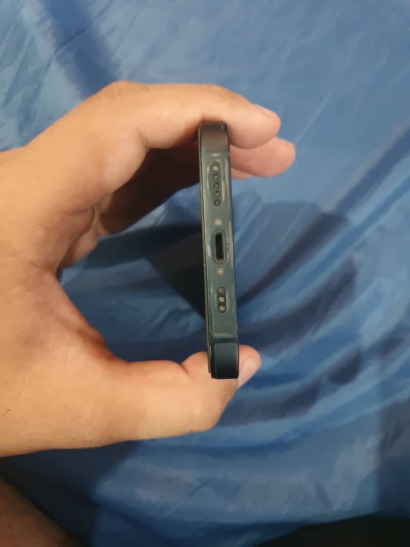 Apple iPhone 13 3