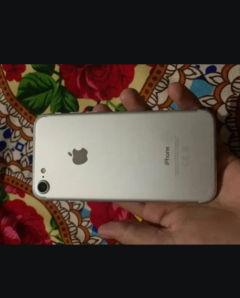 Apple iPhone 7 1