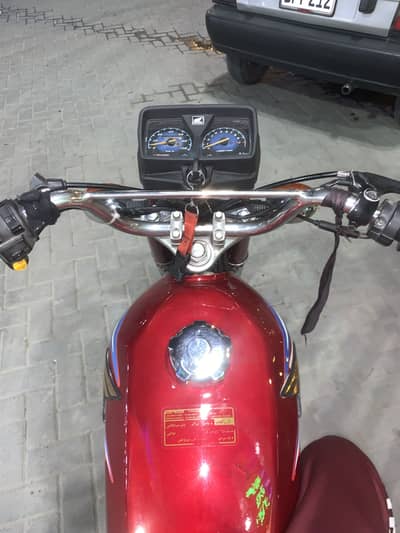 125 2015 model antique total geuine condition