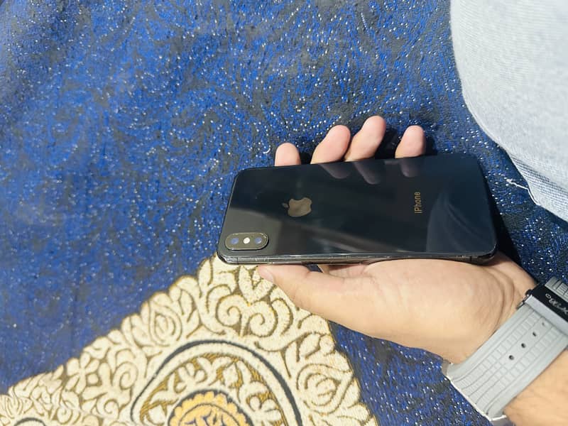 Apple iPhone X 3