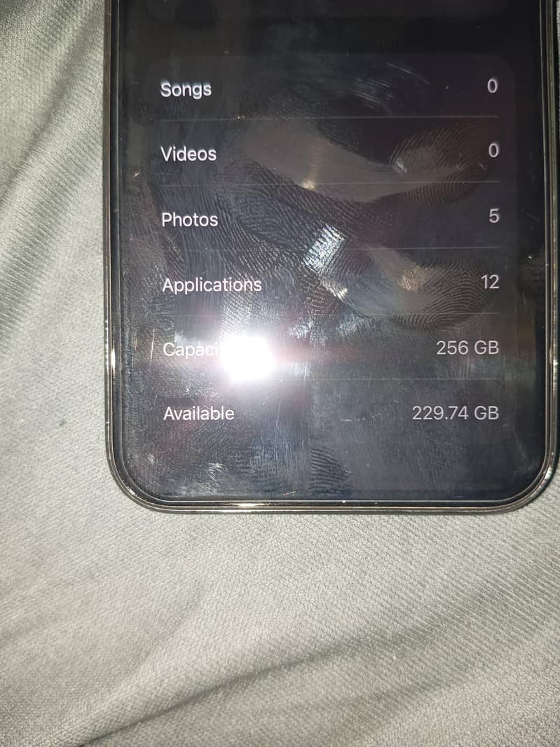 Apple iPhone 11 Pro 6