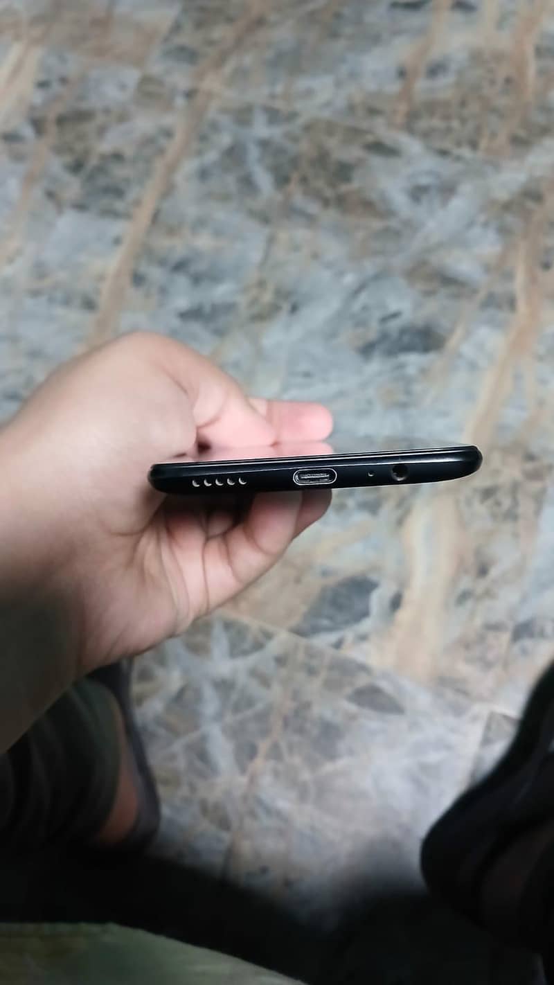 One Plus 6 without scratch model 1