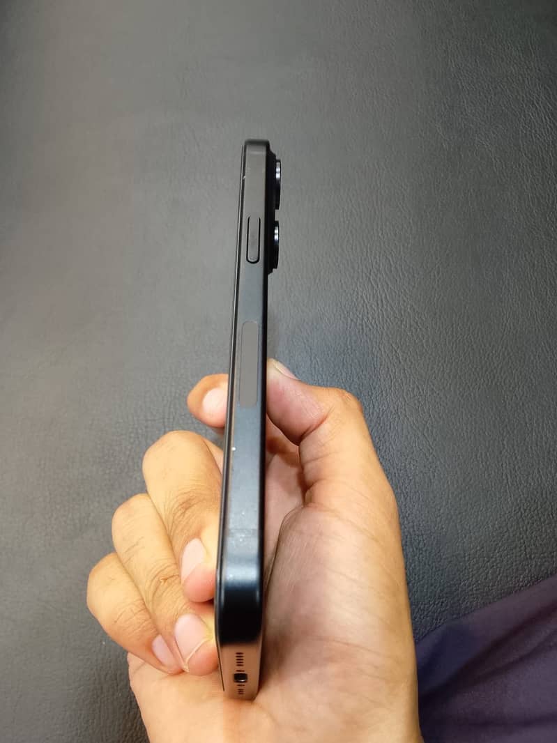 Apple iPhone 15 3