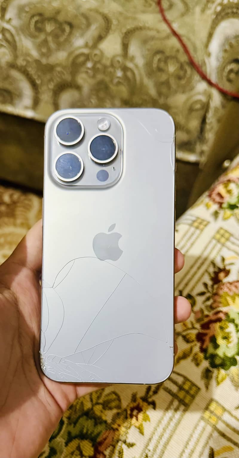 Apple iPhone 15 Pro 0