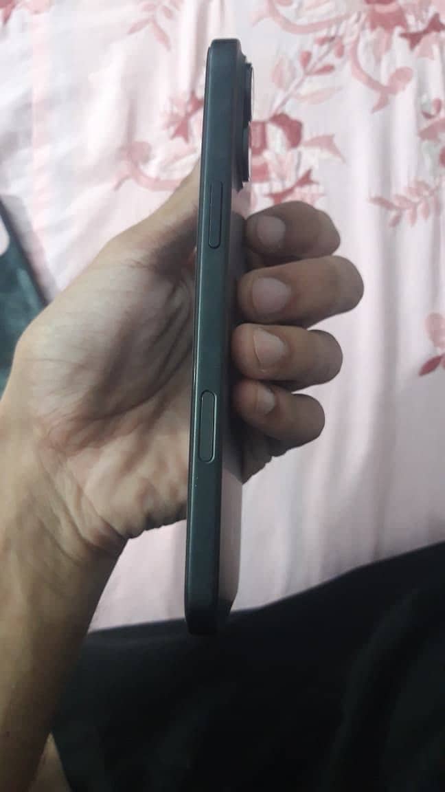 Apple iPhone 16 Plus 6