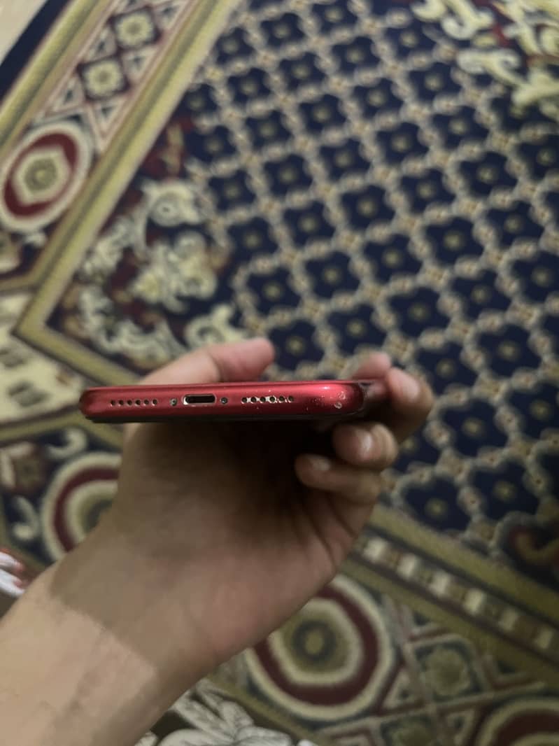 Apple iPhone 11 4