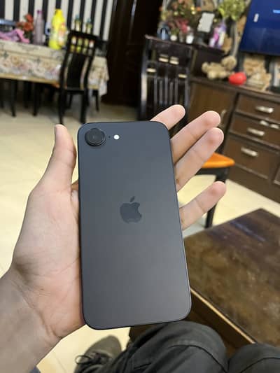 Apple iPhone 16e