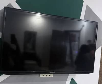 40-inch Samsung LED for sale. Everything is working perfectly.