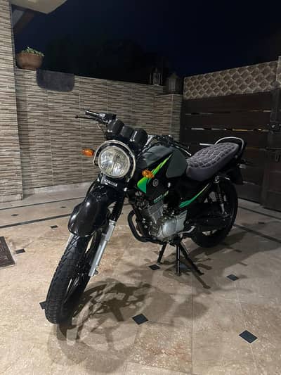Yamah ybr G 125 for sale New Green sticker mate green