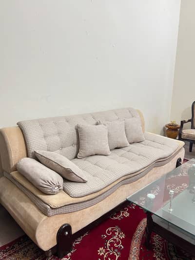 Neat and Clean 5 Seater Sofa Set