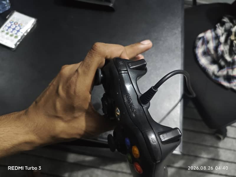 Xbox 360 wired controller 2