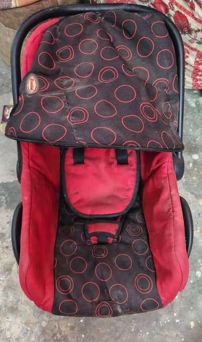 baby car seat and baby carry cot