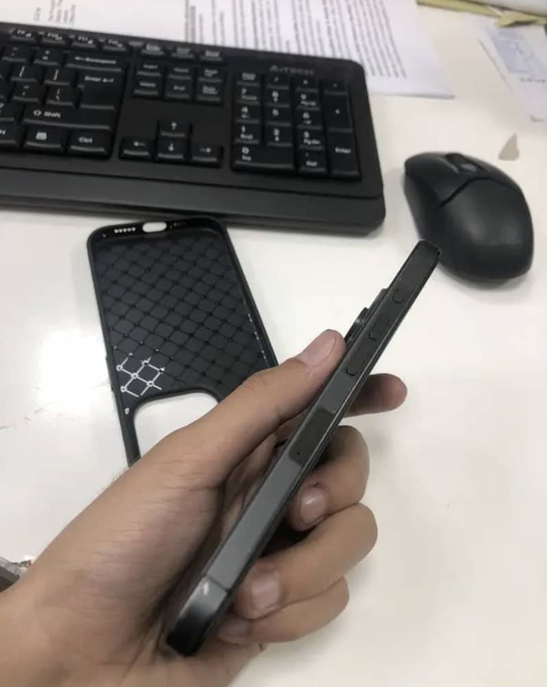 Apple iPhone 15 Pro 4