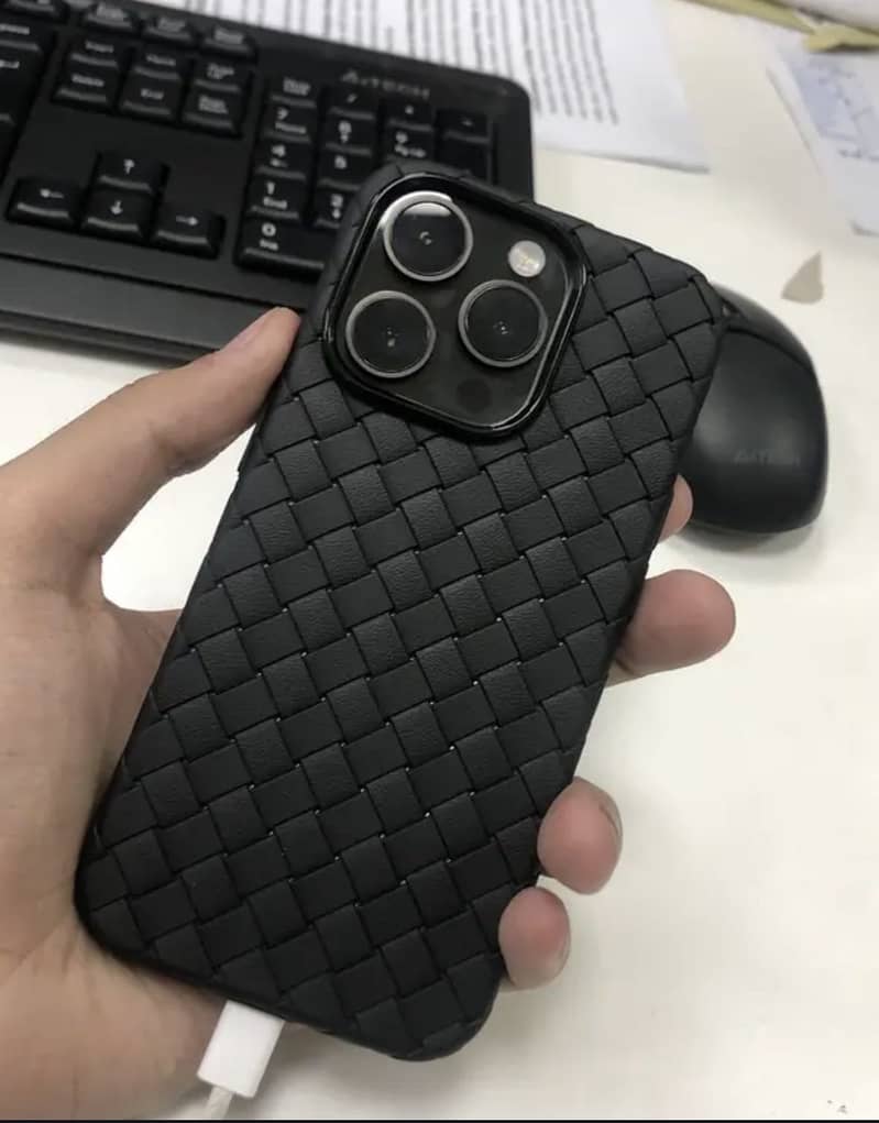Apple iPhone 15 Pro 0