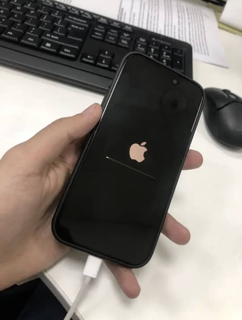 Apple iPhone 15 Pro 2