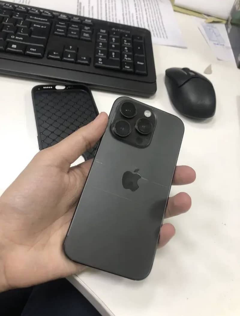 Apple iPhone 15 Pro 1