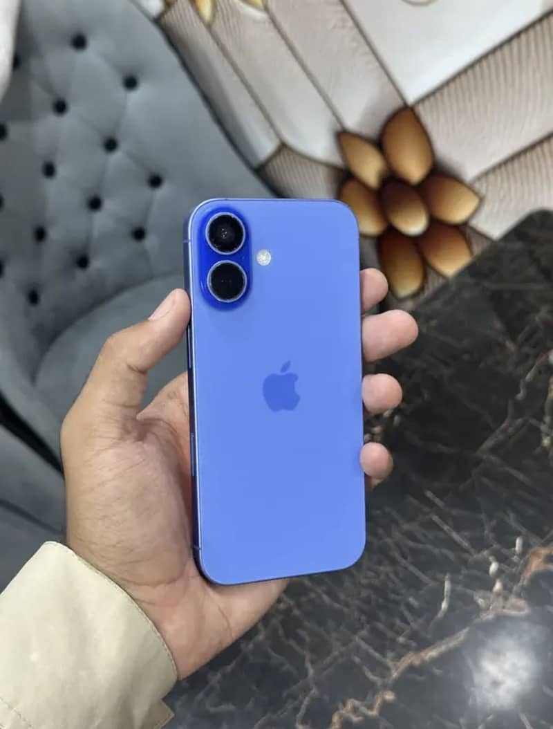 Apple iPhone 16 1