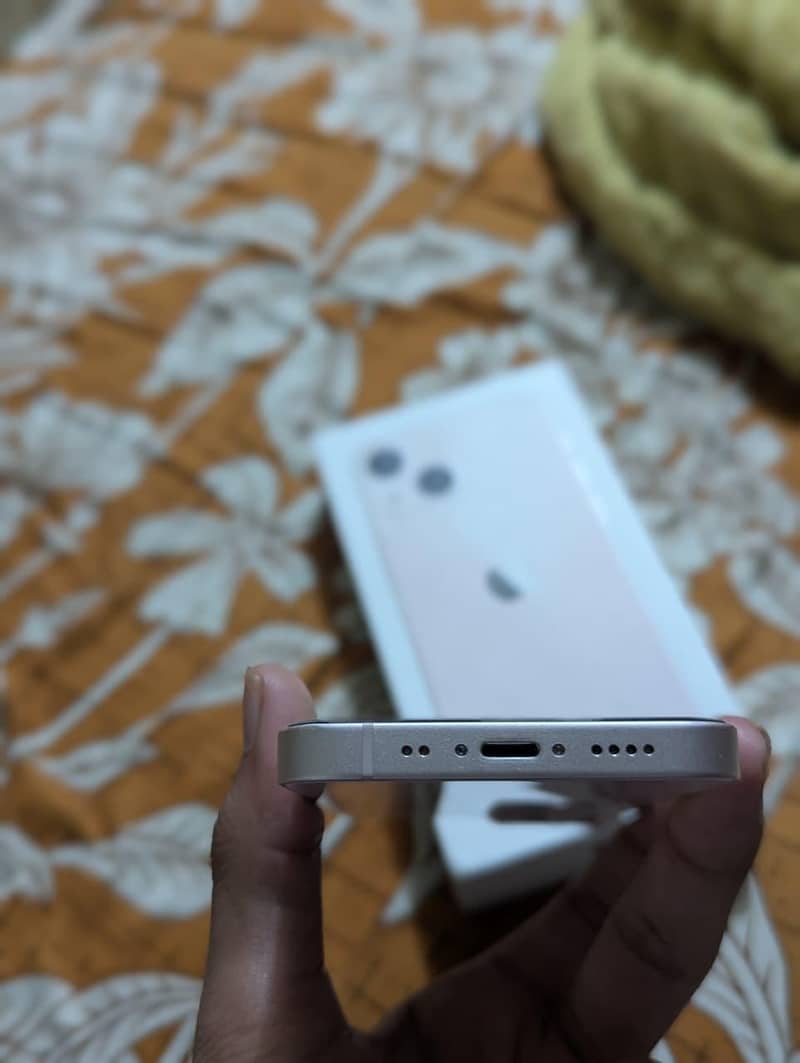 Apple iPhone 13 mini 4