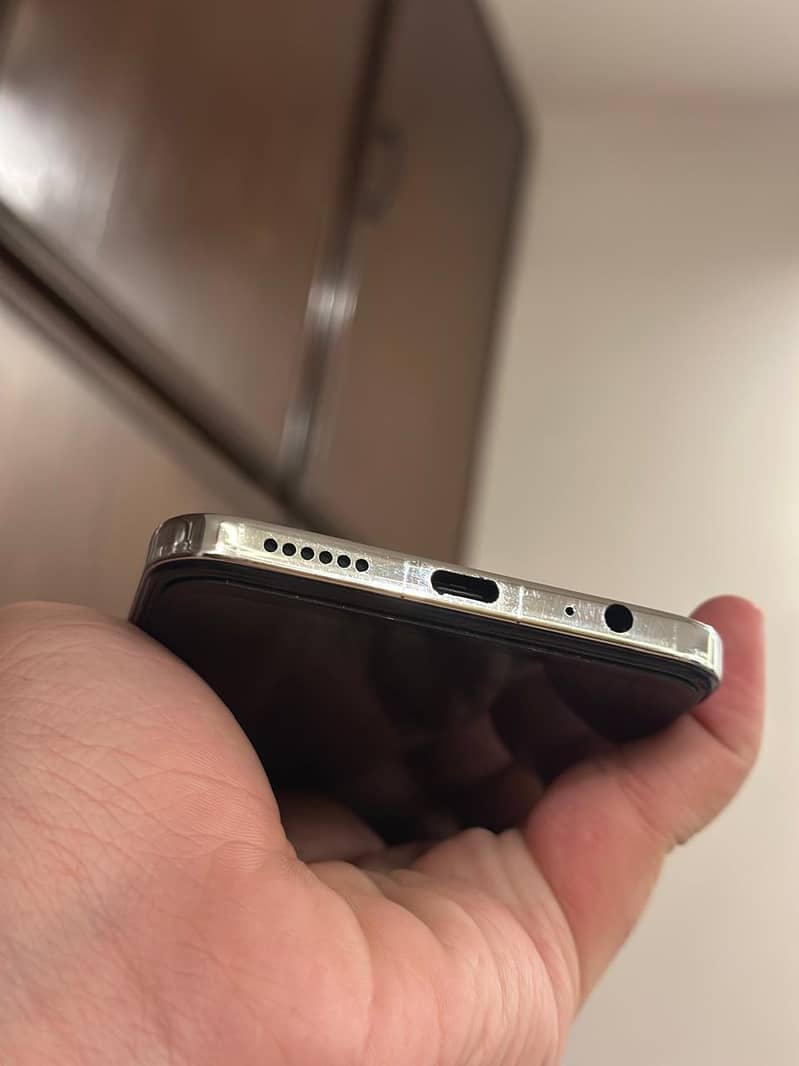 Tecno CAMON 30 Pro 4