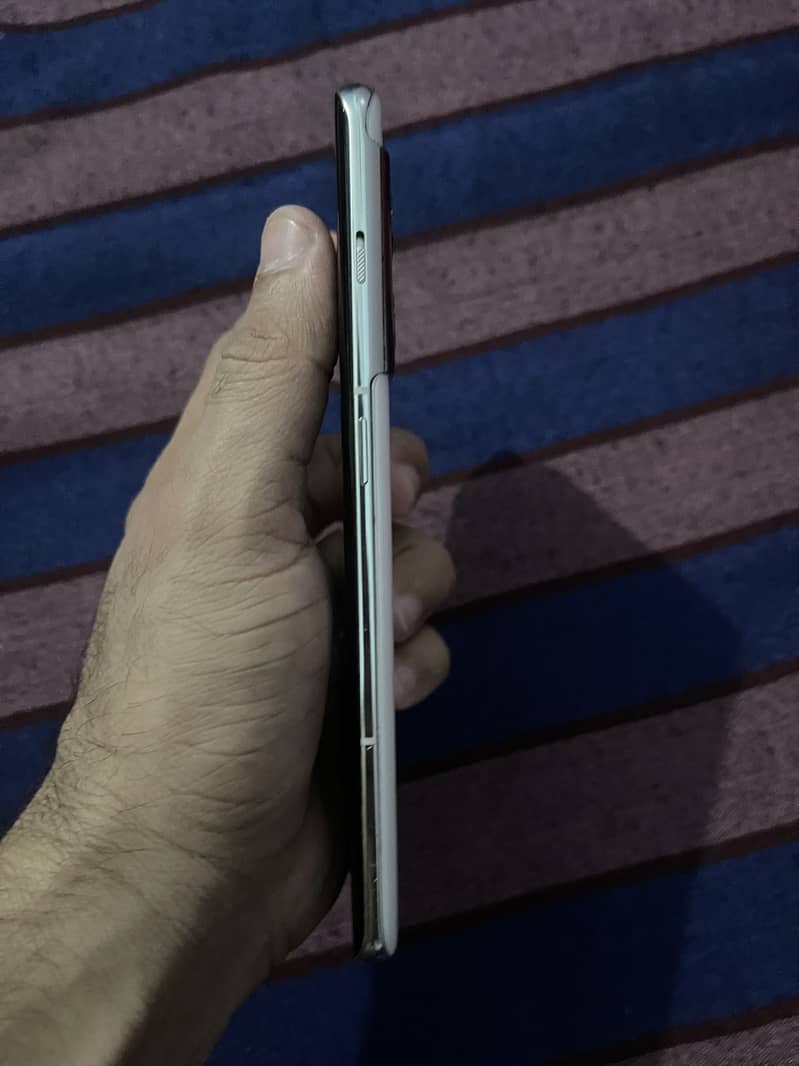 One Plus 10 Pro 6