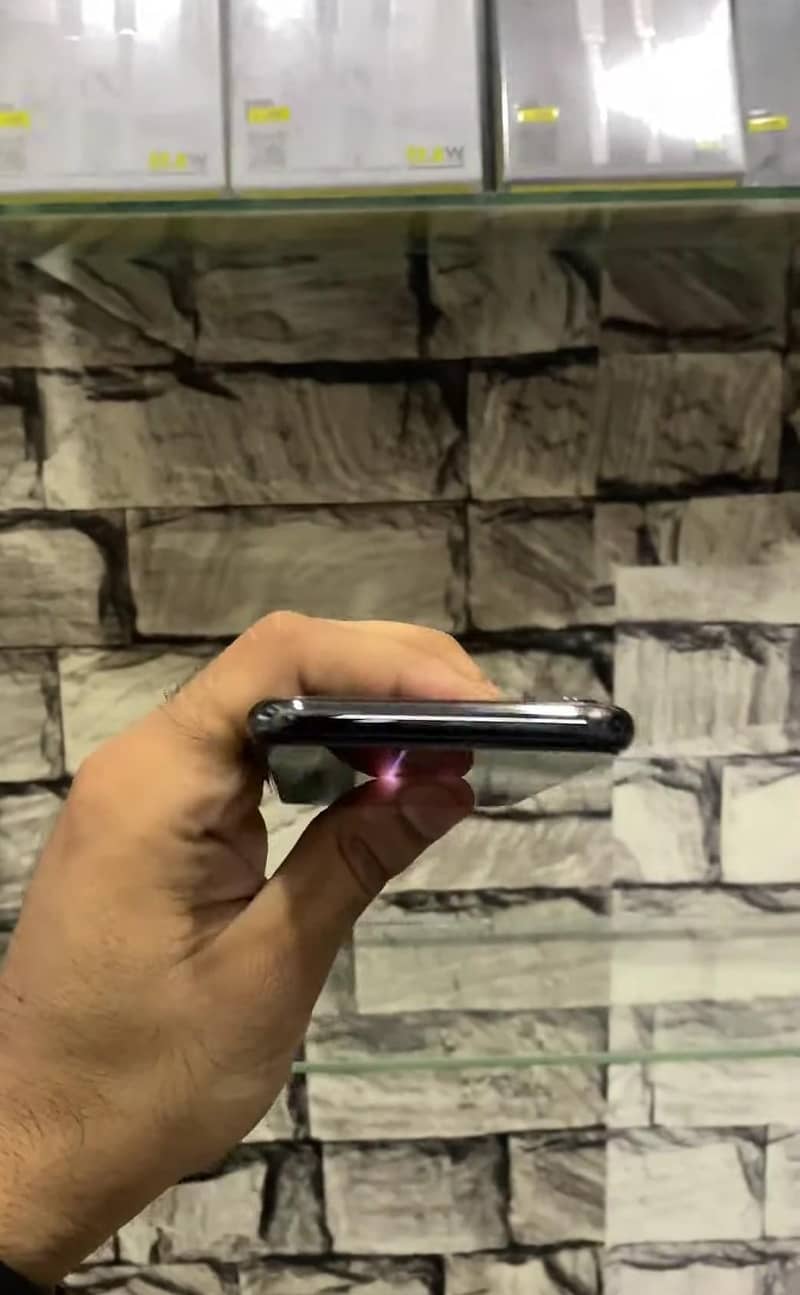 Apple iPhone X 6
