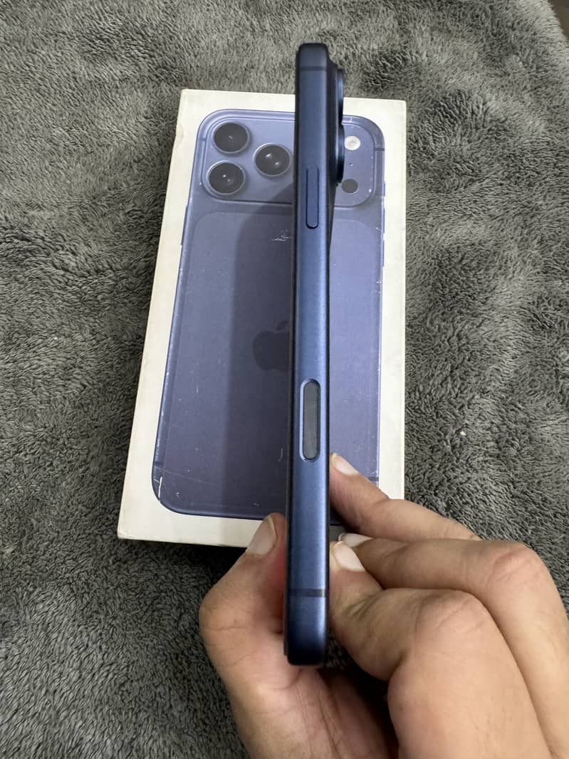 Apple iPhone 17 Pro Max 3