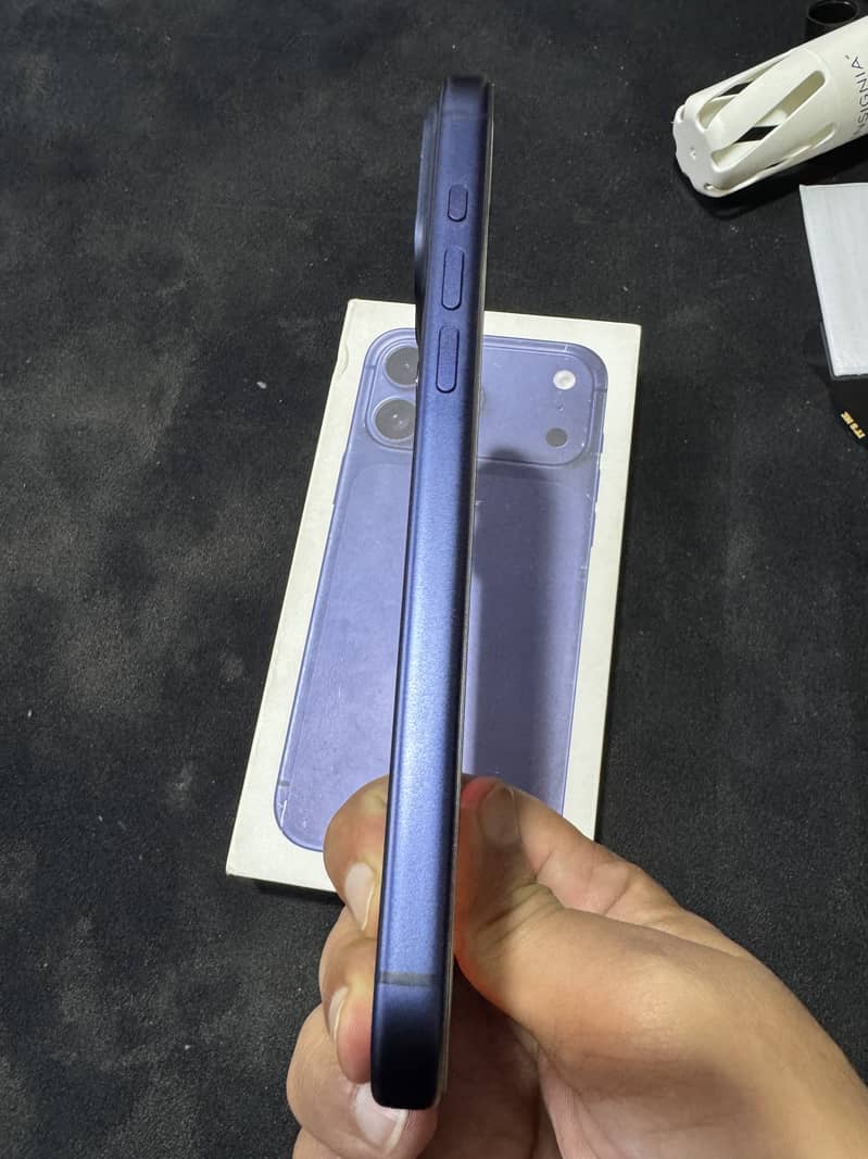Apple iPhone 17 Pro Max 5