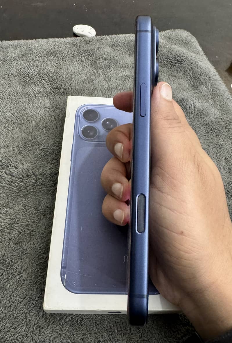 Apple iPhone 17 Pro Max 15