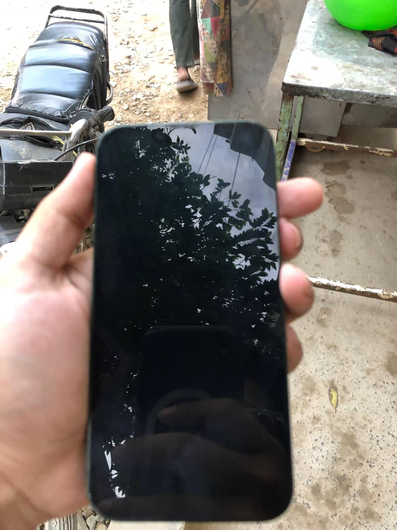 Apple iPhone 13 1