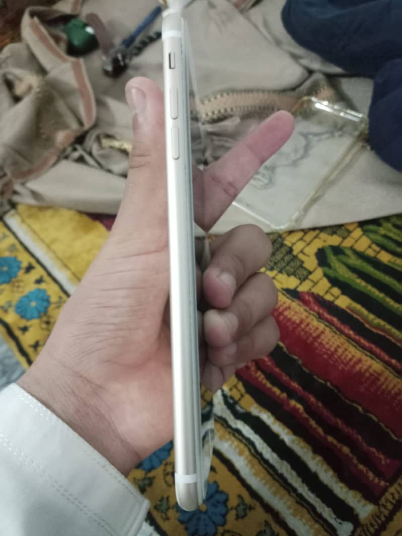 Apple iPhone 7 Plus 0