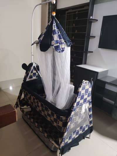 Baby swing/cradle
