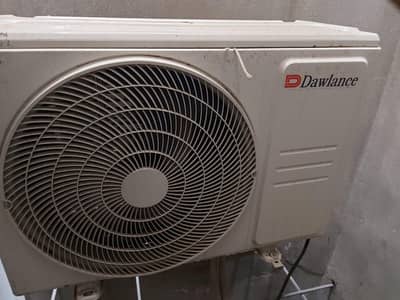 I m selling DC inverter ac brand new 1 session use