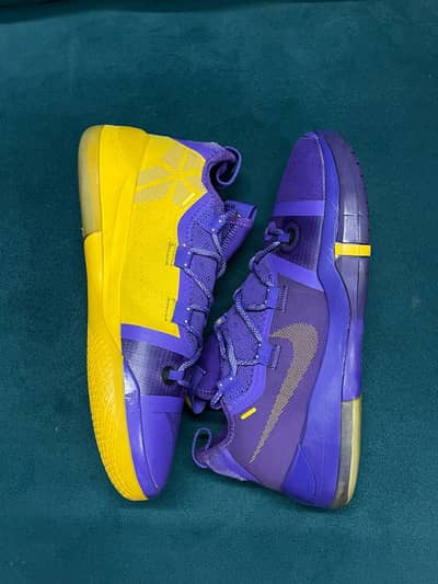 Nike Kobe A. D. AV3556-557 basketball shoes size 8