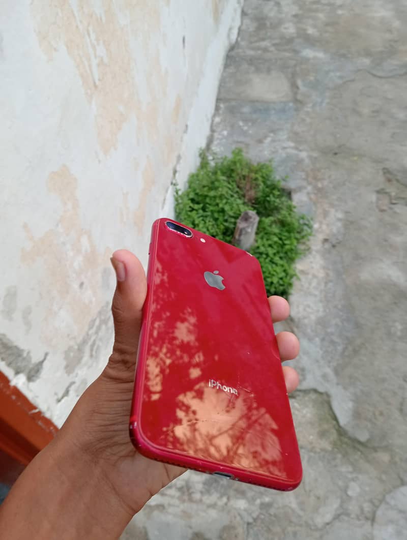 Apple iPhone 8 Plus 0
