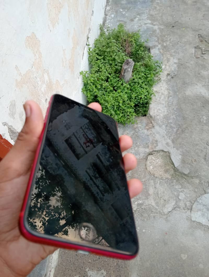 Apple iPhone 8 Plus 1
