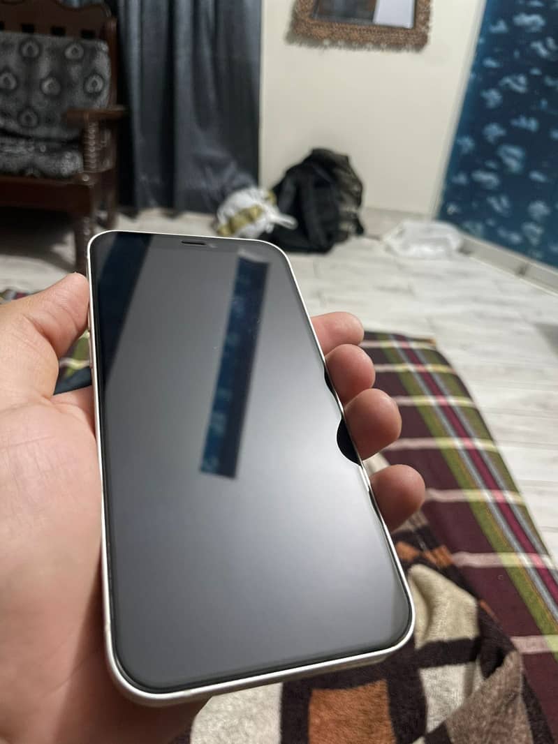 Apple iPhone 12 2