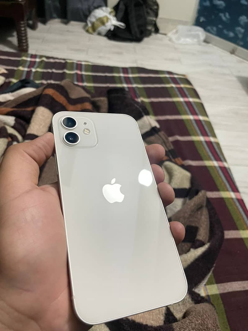 Apple iPhone 12 3