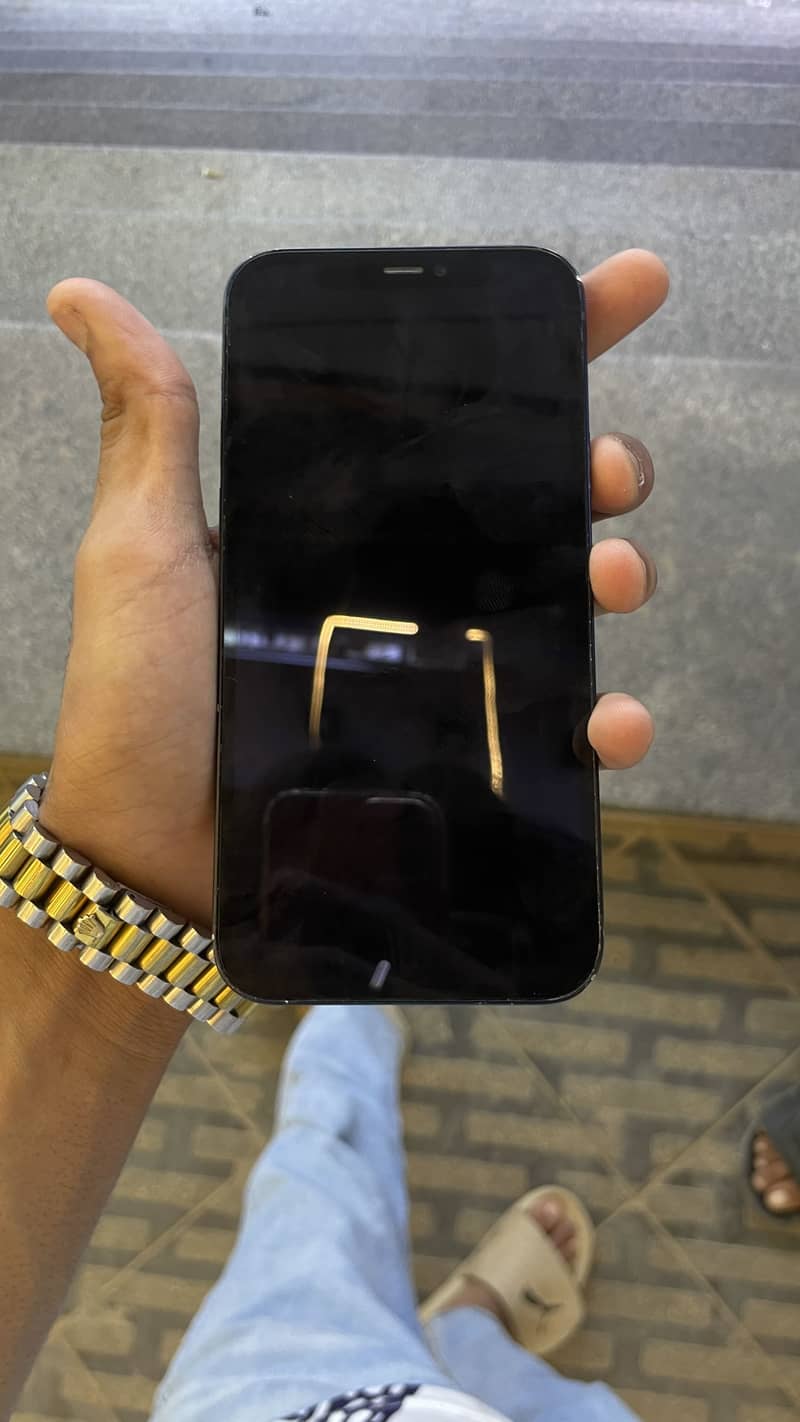 Apple iPhone 12 3