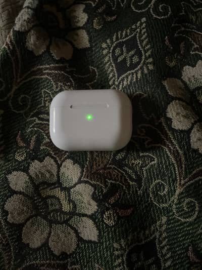 Selling apple airpods pro 2 geunine