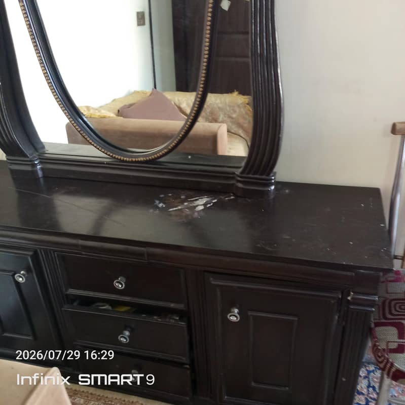 dressing table 0