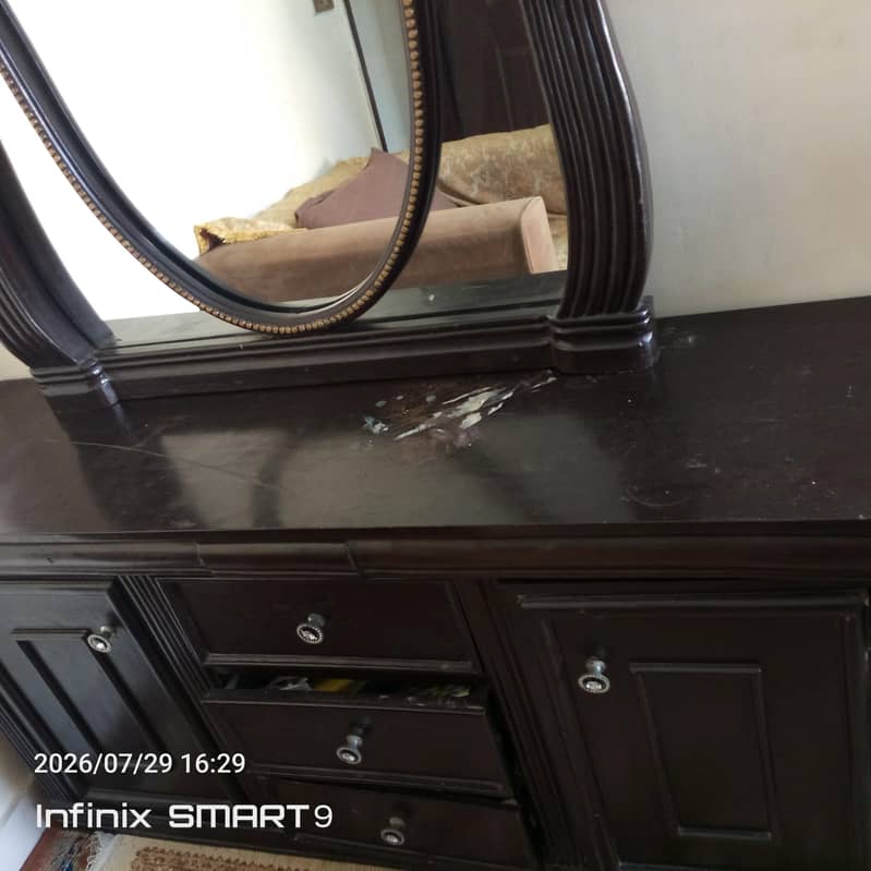dressing table 1