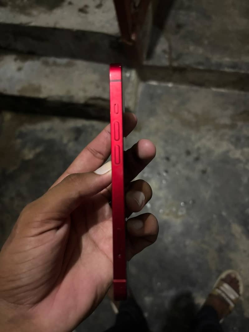 Apple iPhone 13 4