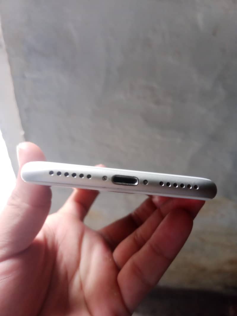 Apple iPhone 8 2